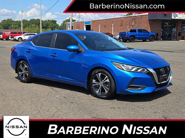 2020 Nissan Sentra SV — photo 1 of 13