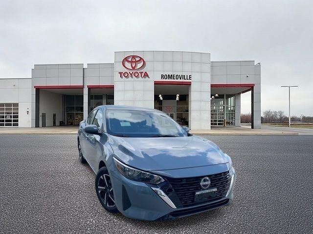 2025 Nissan Sentra SV — photo 1 of 13
