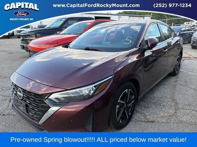 2025 Nissan Sentra SV — photo 1 of 13