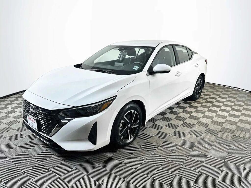 2025 Nissan Sentra SV — photo 1 of 13