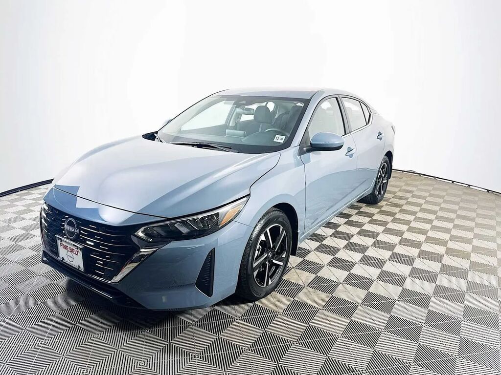 2025 Nissan Sentra SV — photo 1 of 13