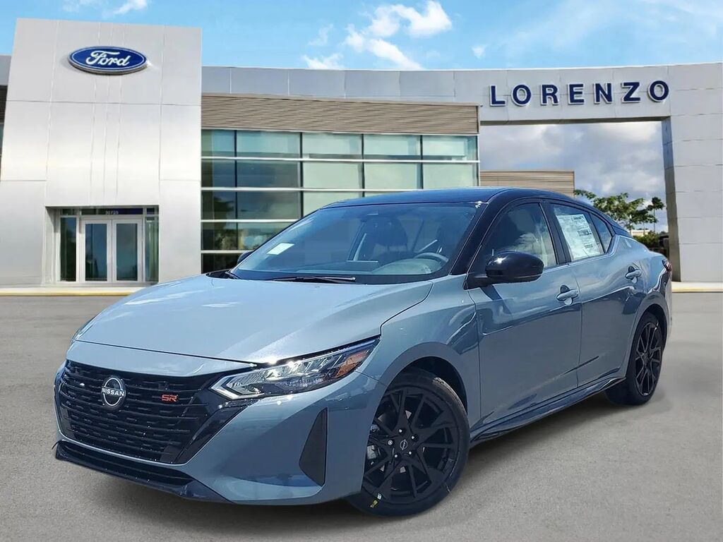 2025 Nissan Sentra SR — photo 1 of 13
