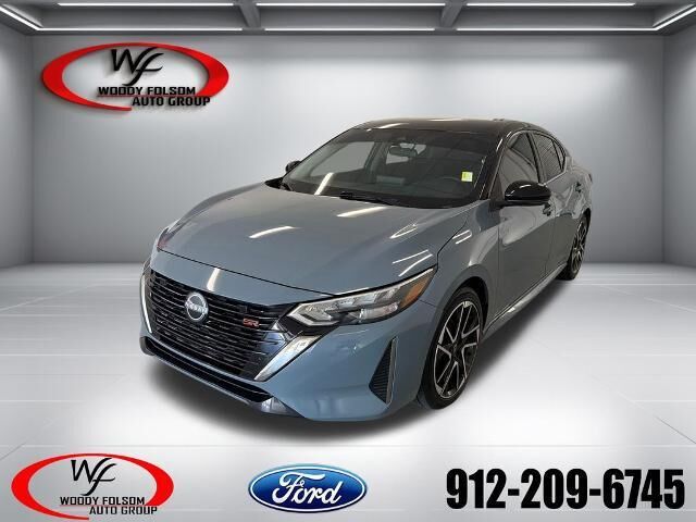 2025 Nissan Sentra SR — photo 1 of 13