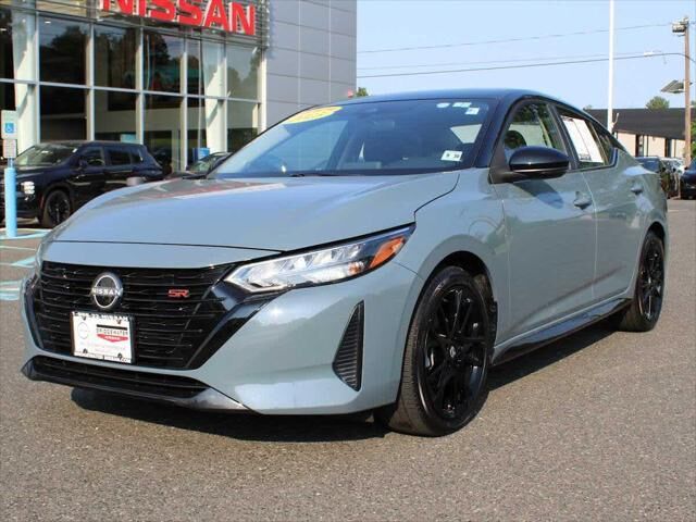 2025 Nissan Sentra SR — photo 1 of 30