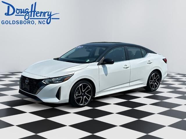 2025 Nissan Sentra SR — photo 1 of 13