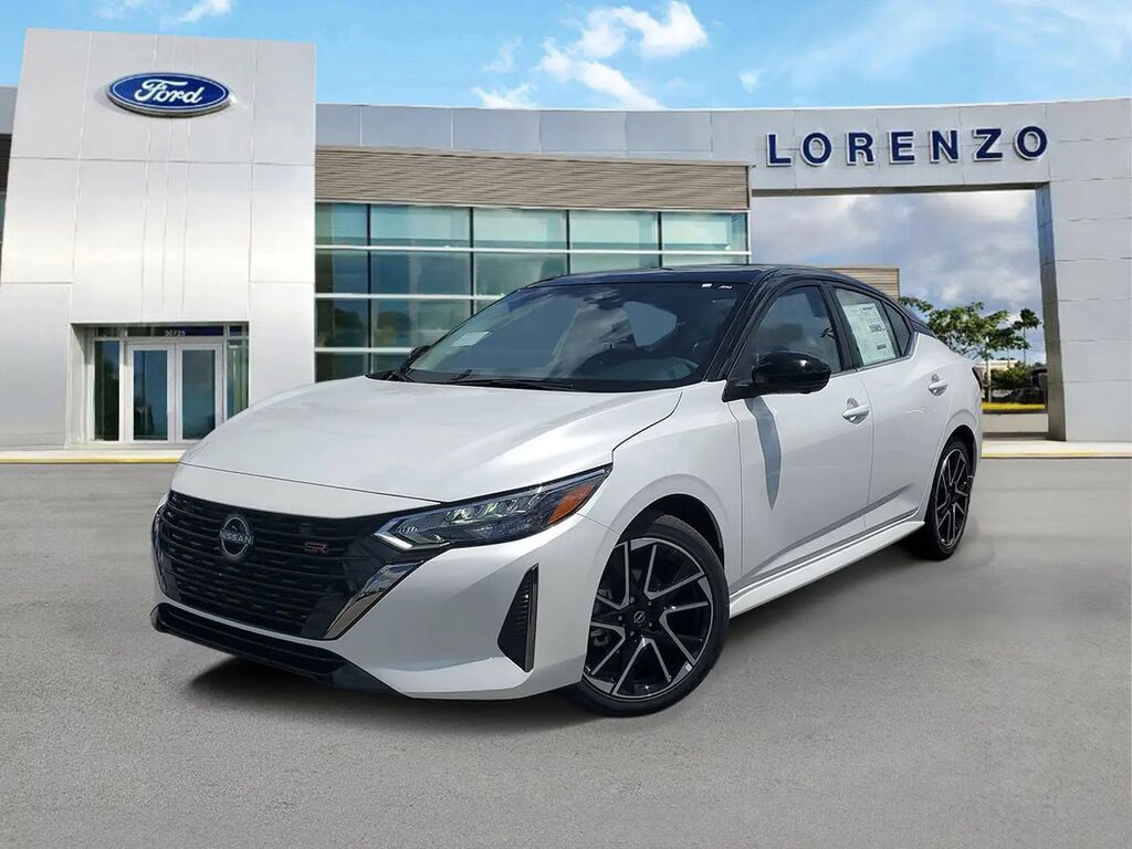 2025 Nissan Sentra SR — photo 1 of 13