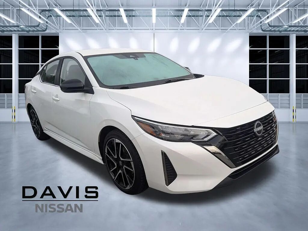 2025 Nissan Sentra SR — photo 1 of 13