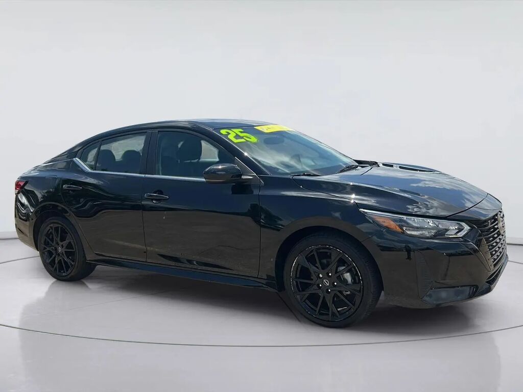 2025 Nissan Sentra SR — photo 1 of 14