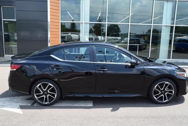 2025 Nissan Sentra SR — photo 1 of 11