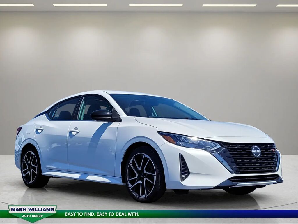 2024 Nissan Sentra SR — photo 1 of 10