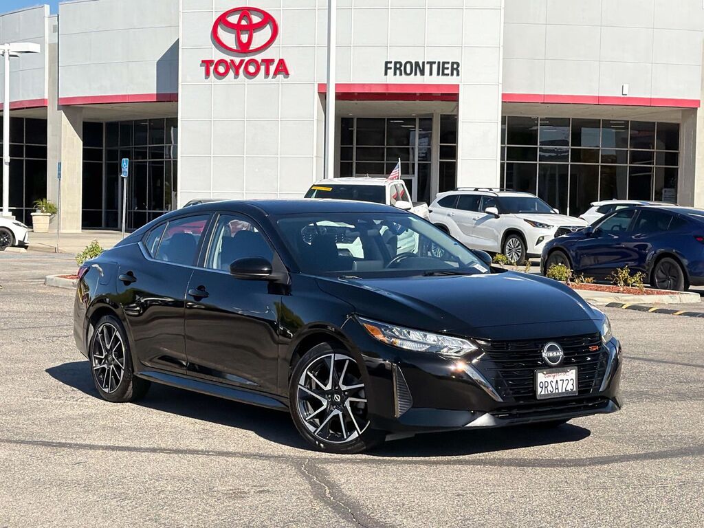 2025 Nissan Sentra SR CVT — photo 1 of 13