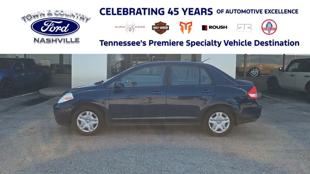 2011 Nissan Versa 1.8 S — photo 1 of 26