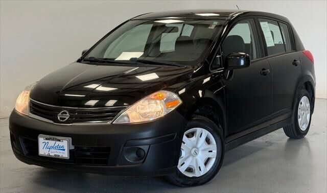 2012 Nissan Versa 1.8 S — photo 1 of 13