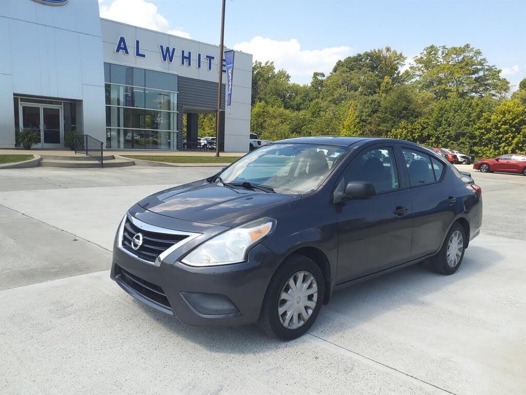 2015 Nissan Versa 1.6 S — photo 1 of 1