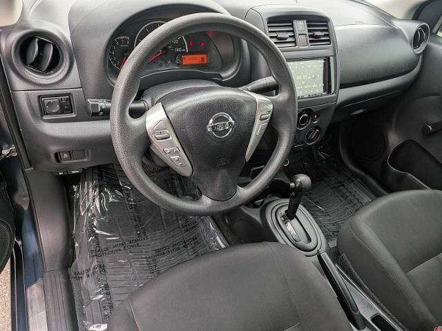 2017 Nissan Versa 1.6 S — photo 1 of 26