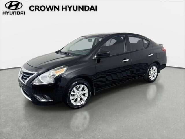2016 Nissan Versa 1.6 SV — photo 1 of 13