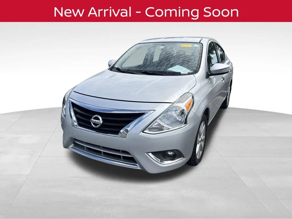2017 Nissan Versa 1.6 SL — photo 1 of 5