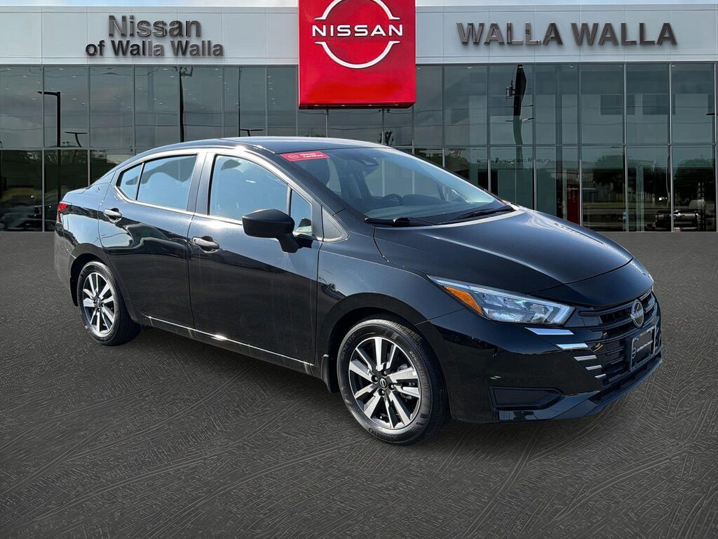 2025 Nissan Versa S — photo 1 of 11