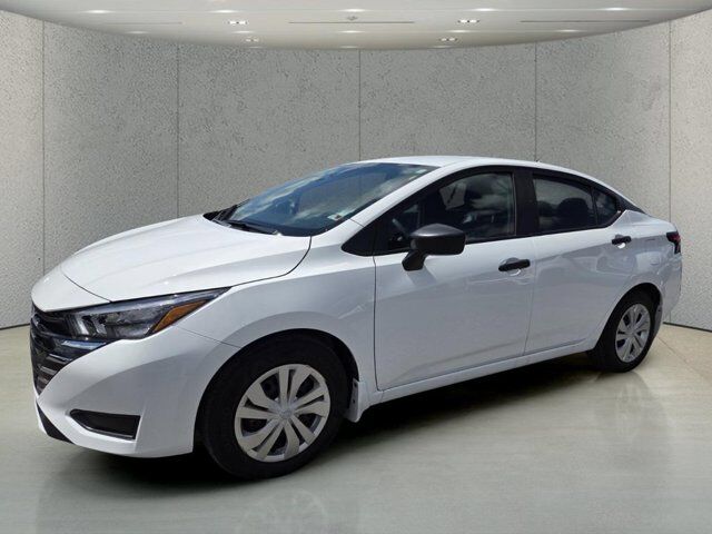 2025 Nissan Versa S — photo 1 of 2