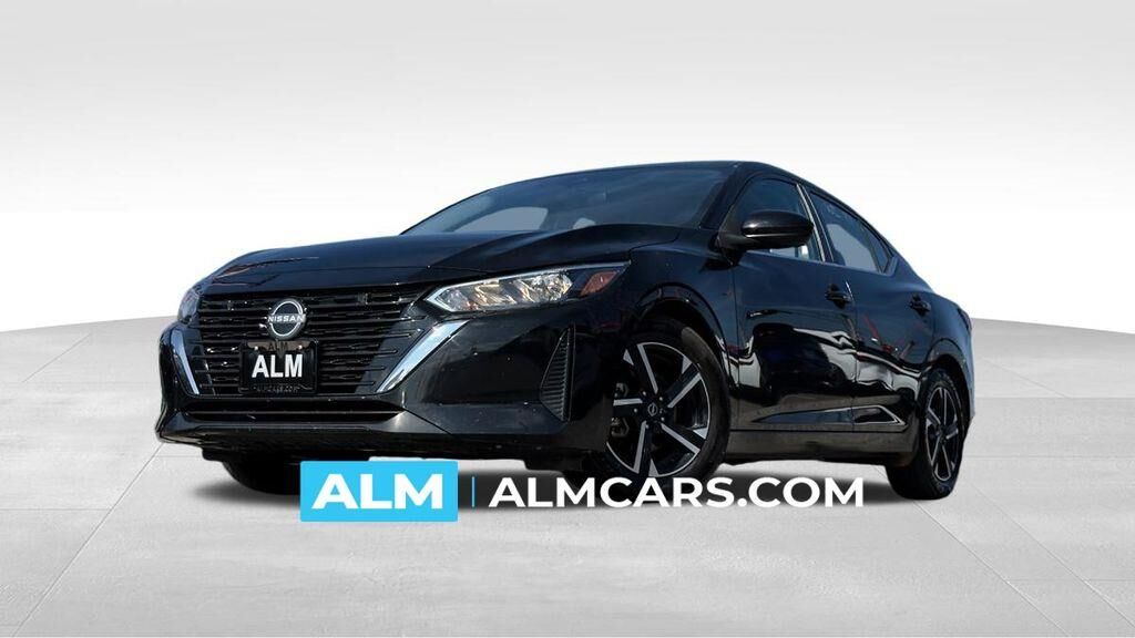2025 Nissan Versa S — photo 1 of 13