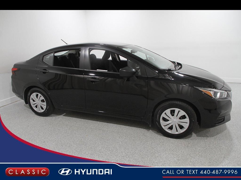 2021 Nissan Versa S — photo 1 of 13
