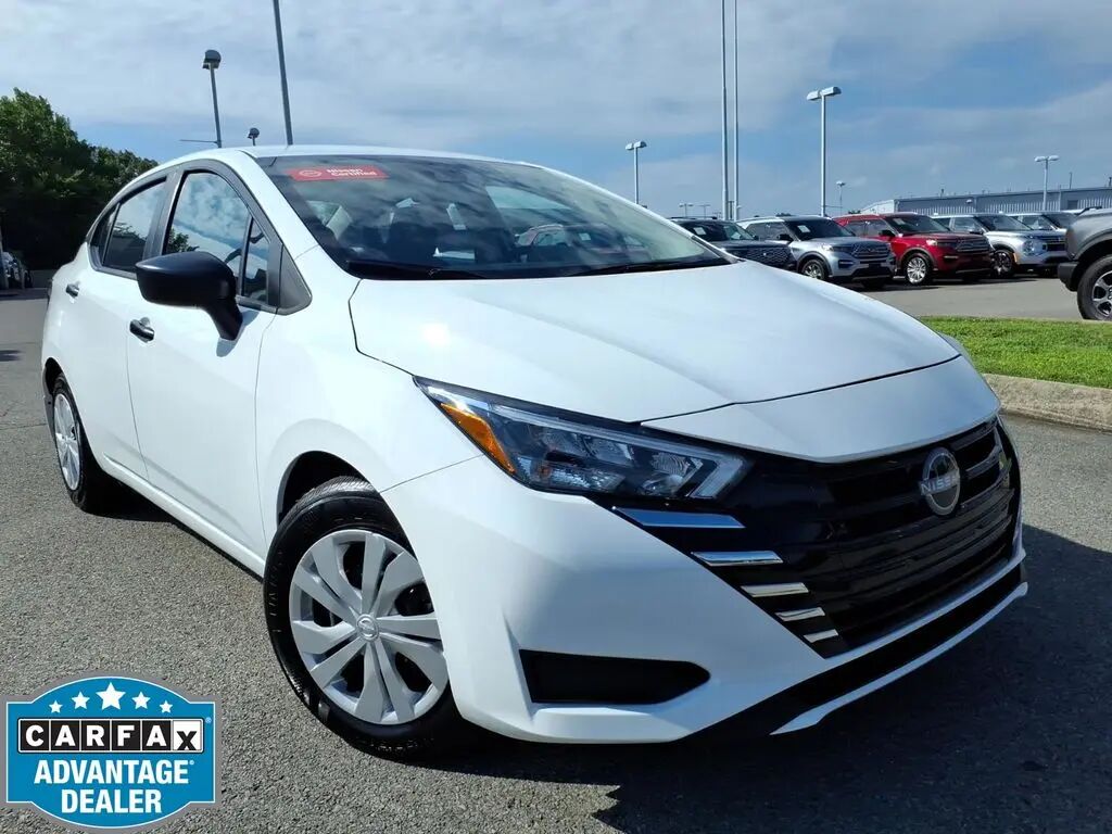 2025 Nissan Versa S — photo 1 of 13