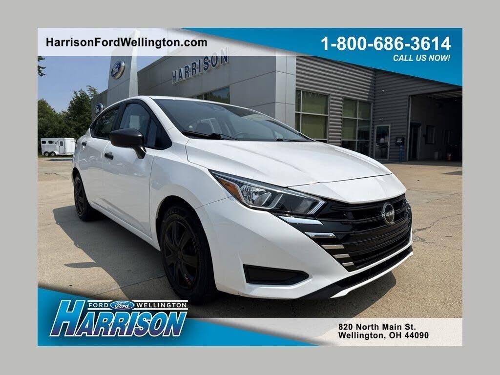2023 Nissan Versa S — photo 1 of 2