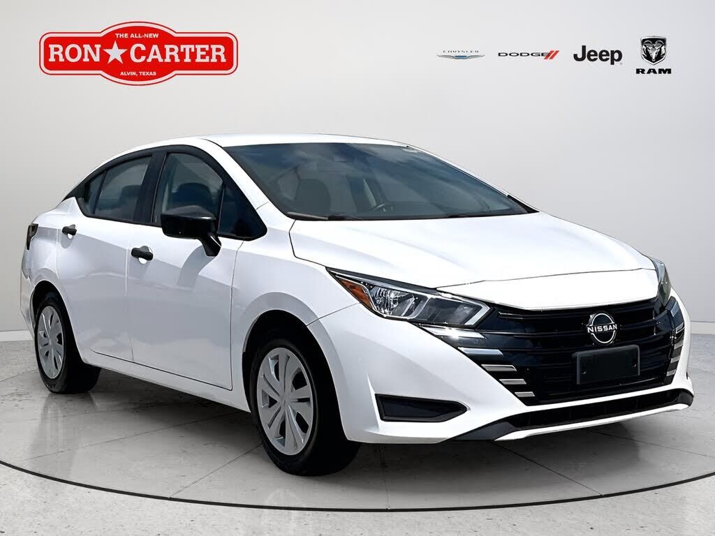 2023 Nissan Versa S — photo 1 of 1