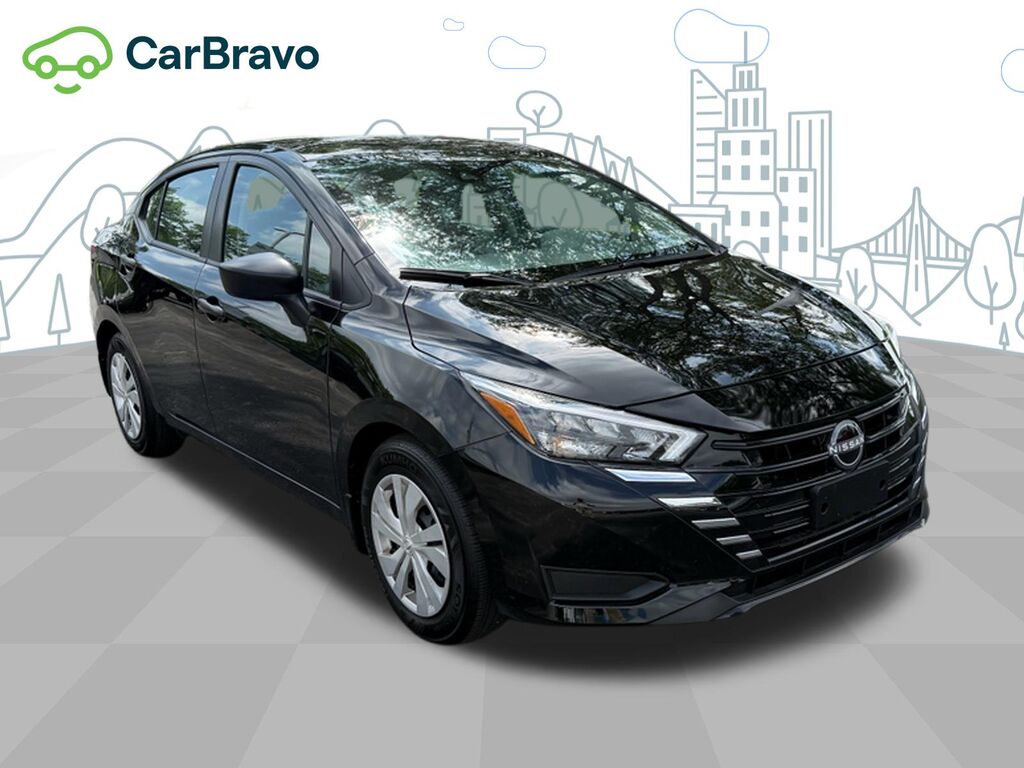 2025 Nissan Versa 1.6 S — photo 1 of 6