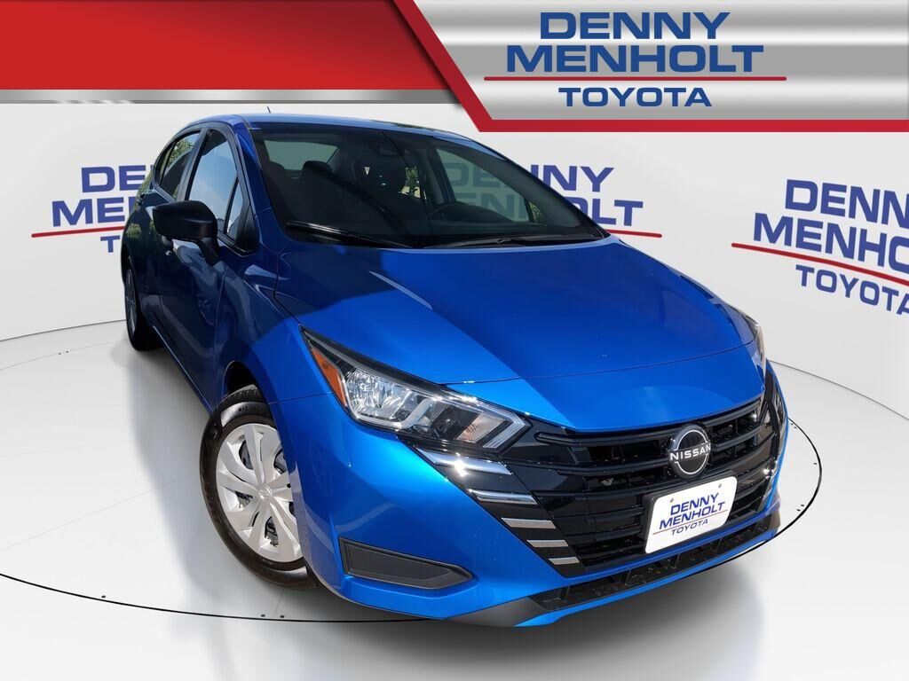 2024 Nissan Versa — photo 1 of 13