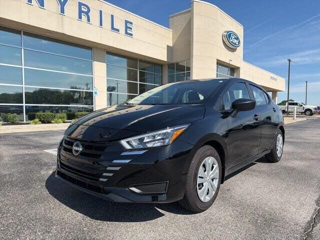 2025 Nissan Versa S — photo 1 of 1