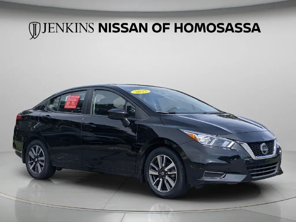 2022 Nissan Versa SV — photo 1 of 13