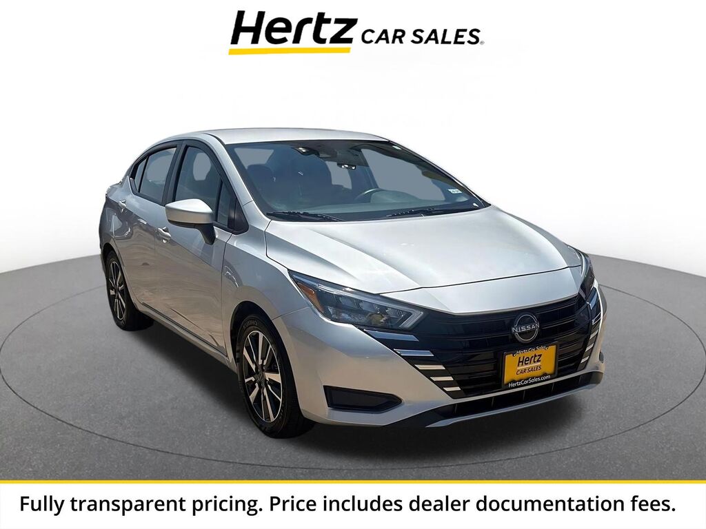 2025 Nissan Versa SV — photo 1 of 13