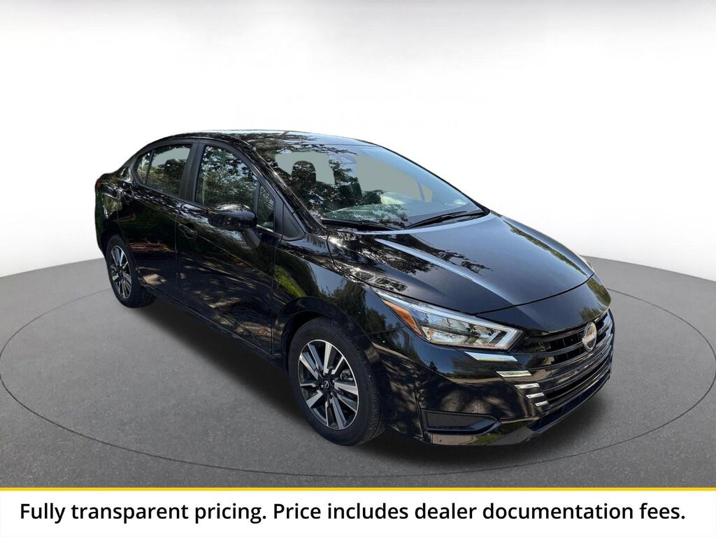 2025 Nissan Versa SV — photo 1 of 13
