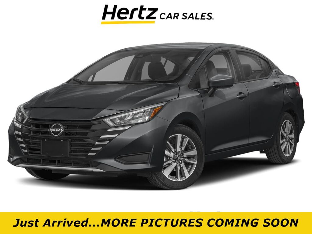 2025 Nissan Versa SV — photo 1 of 21