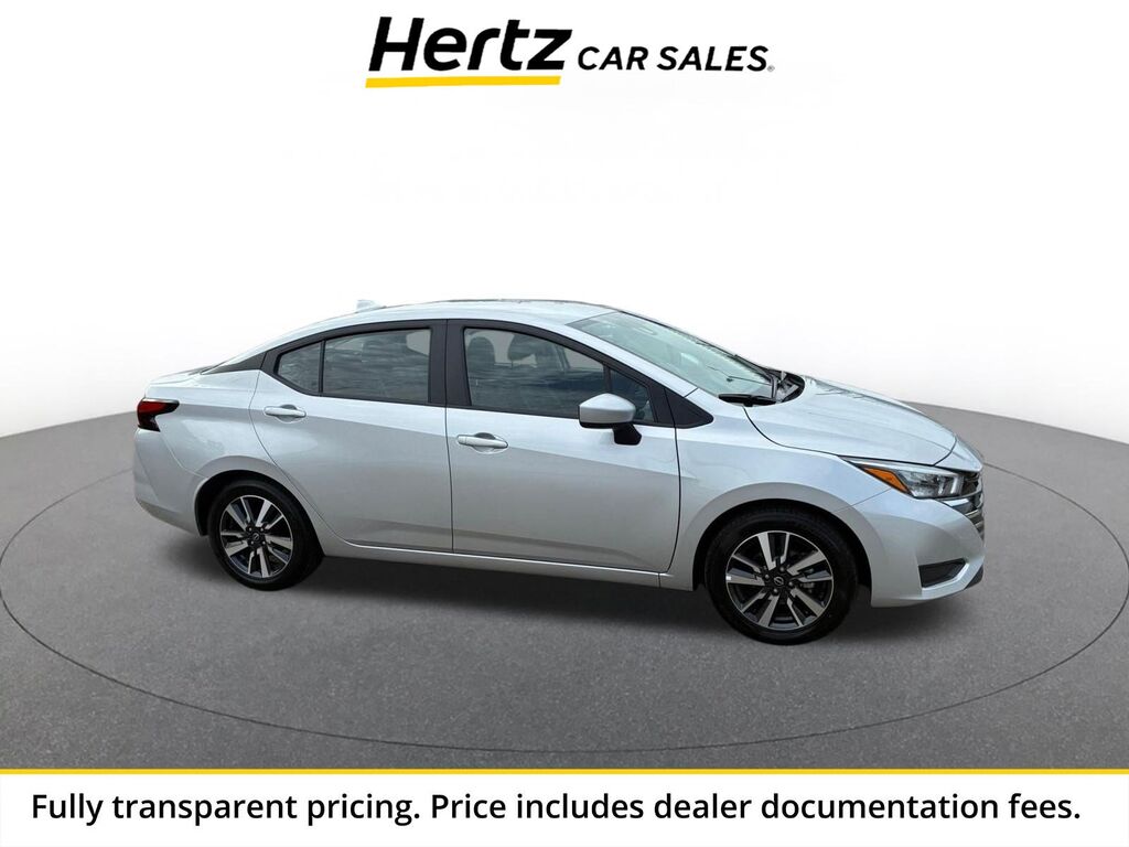 2025 Nissan Versa SV — photo 1 of 13