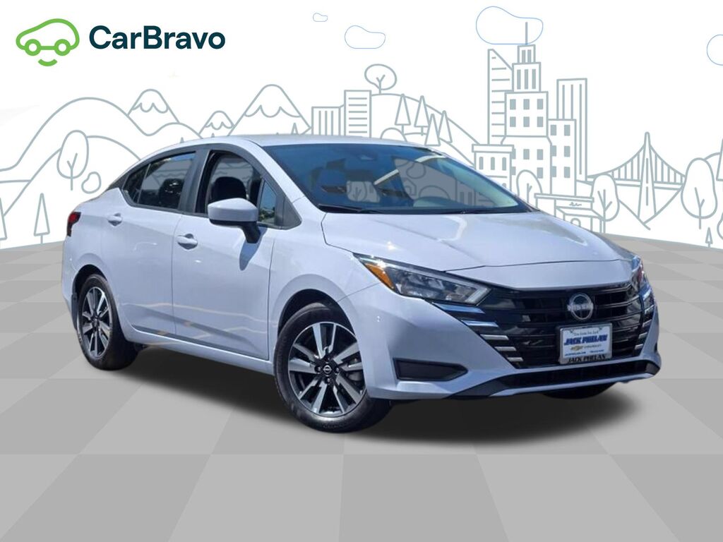 2025 Nissan Versa 1.6 SV — photo 1 of 6