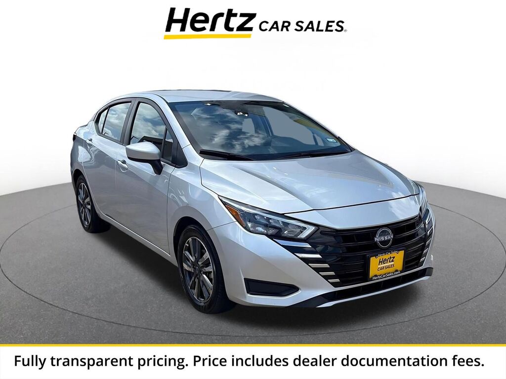 2025 Nissan Versa SV — photo 1 of 13