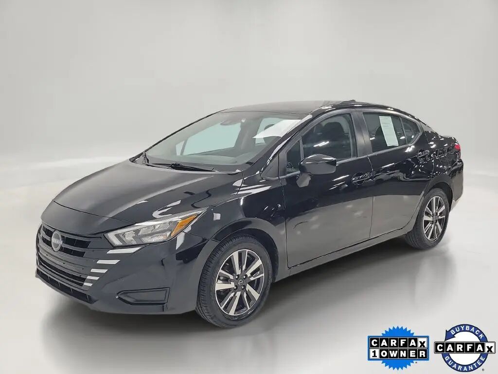 2025 Nissan Versa SV — photo 1 of 12