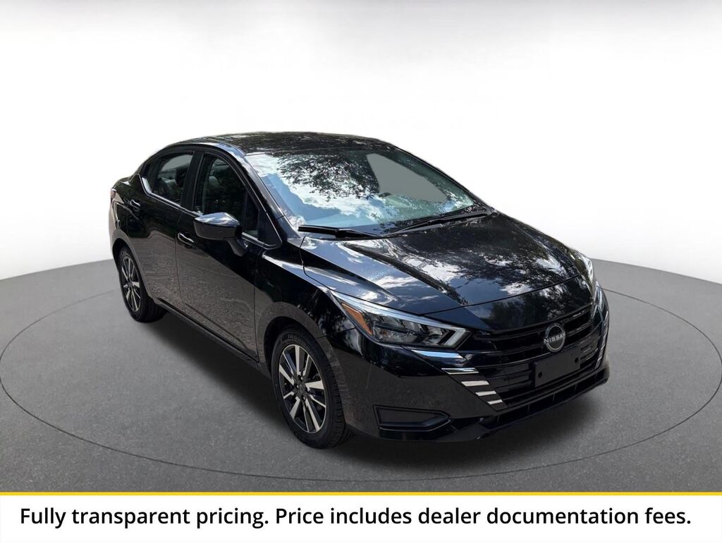 2025 Nissan Versa SV — photo 1 of 13