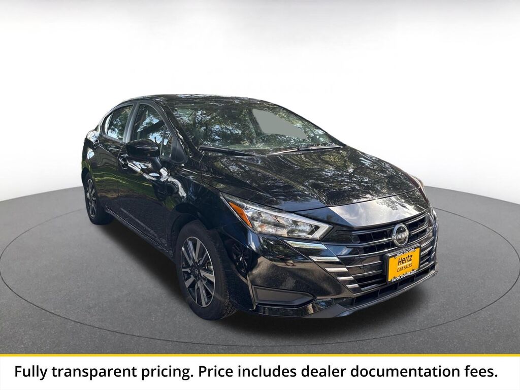 2025 Nissan Versa SV — photo 1 of 21