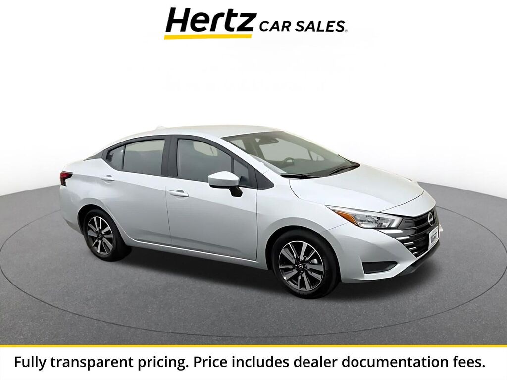 2025 Nissan Versa SV — photo 1 of 20