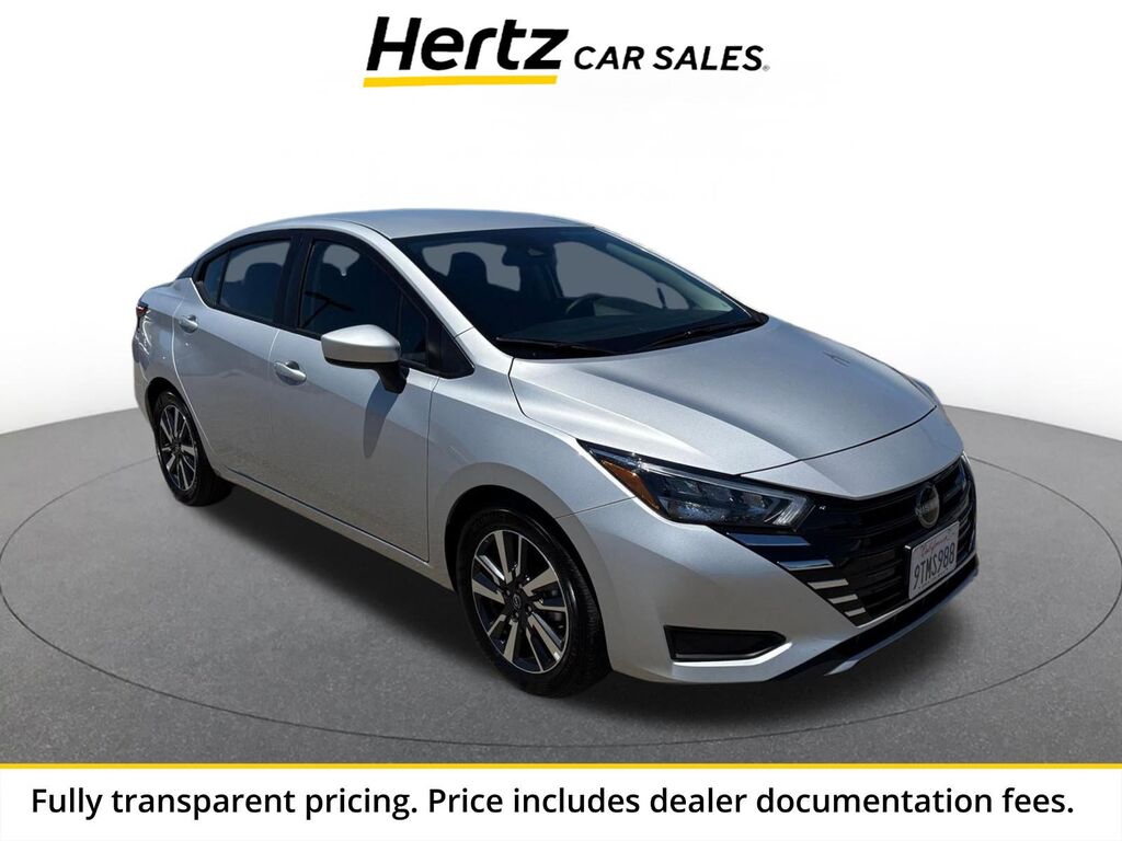 2025 Nissan Versa SV — photo 1 of 13