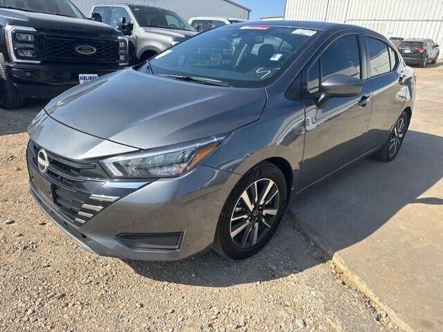 2025 Nissan Versa SV — photo 1 of 14