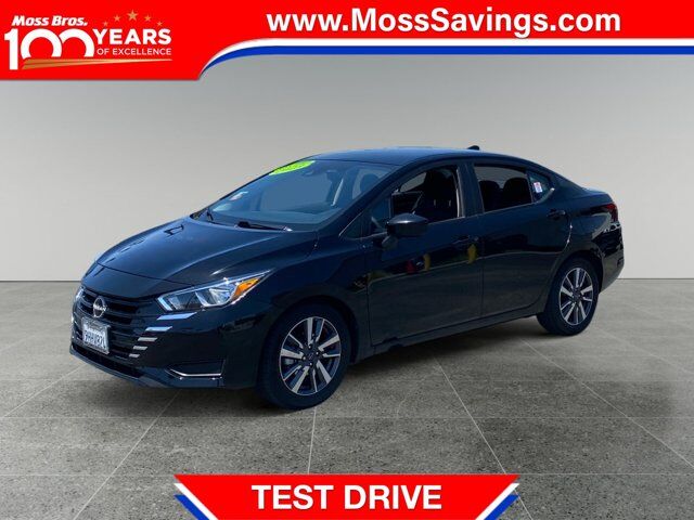 2023 Nissan Versa SV — photo 1 of 13