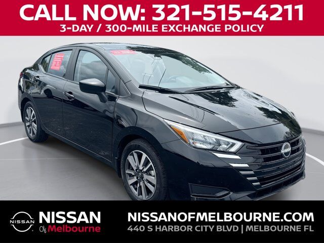 2025 Nissan Versa SV — photo 1 of 13