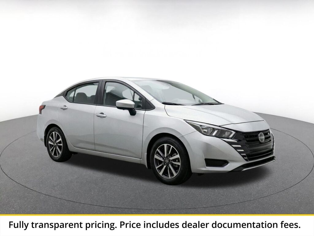 2025 Nissan Versa SV — photo 1 of 10