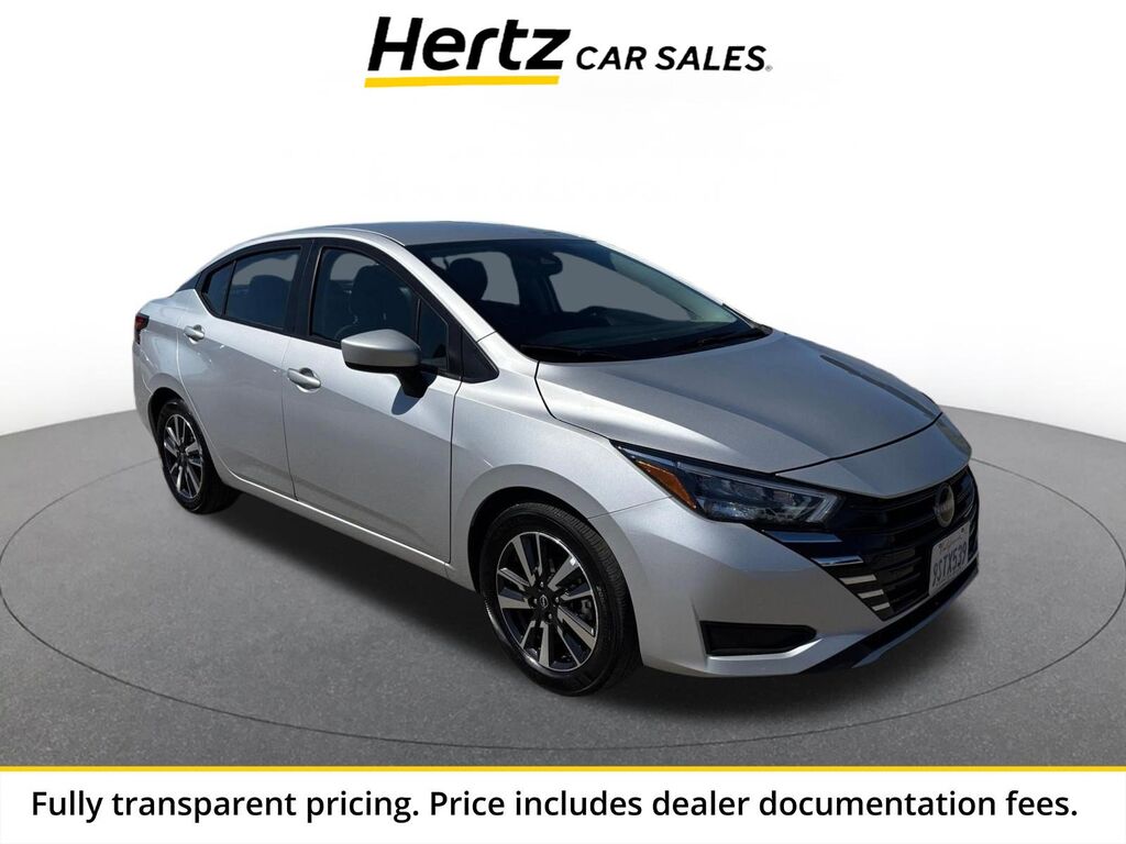 2025 Nissan Versa SV — photo 1 of 13