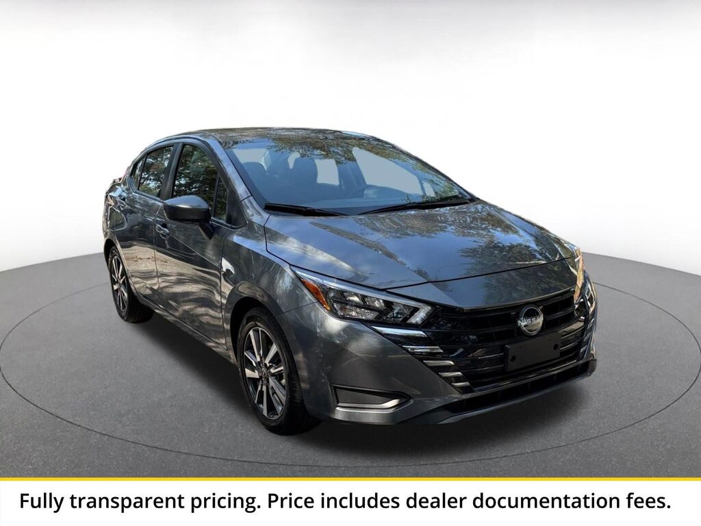 2025 Nissan Versa SV — photo 1 of 13