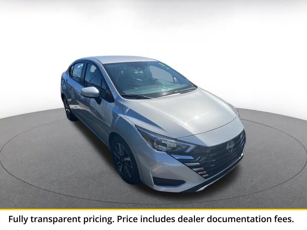 2025 Nissan Versa SV — photo 1 of 8